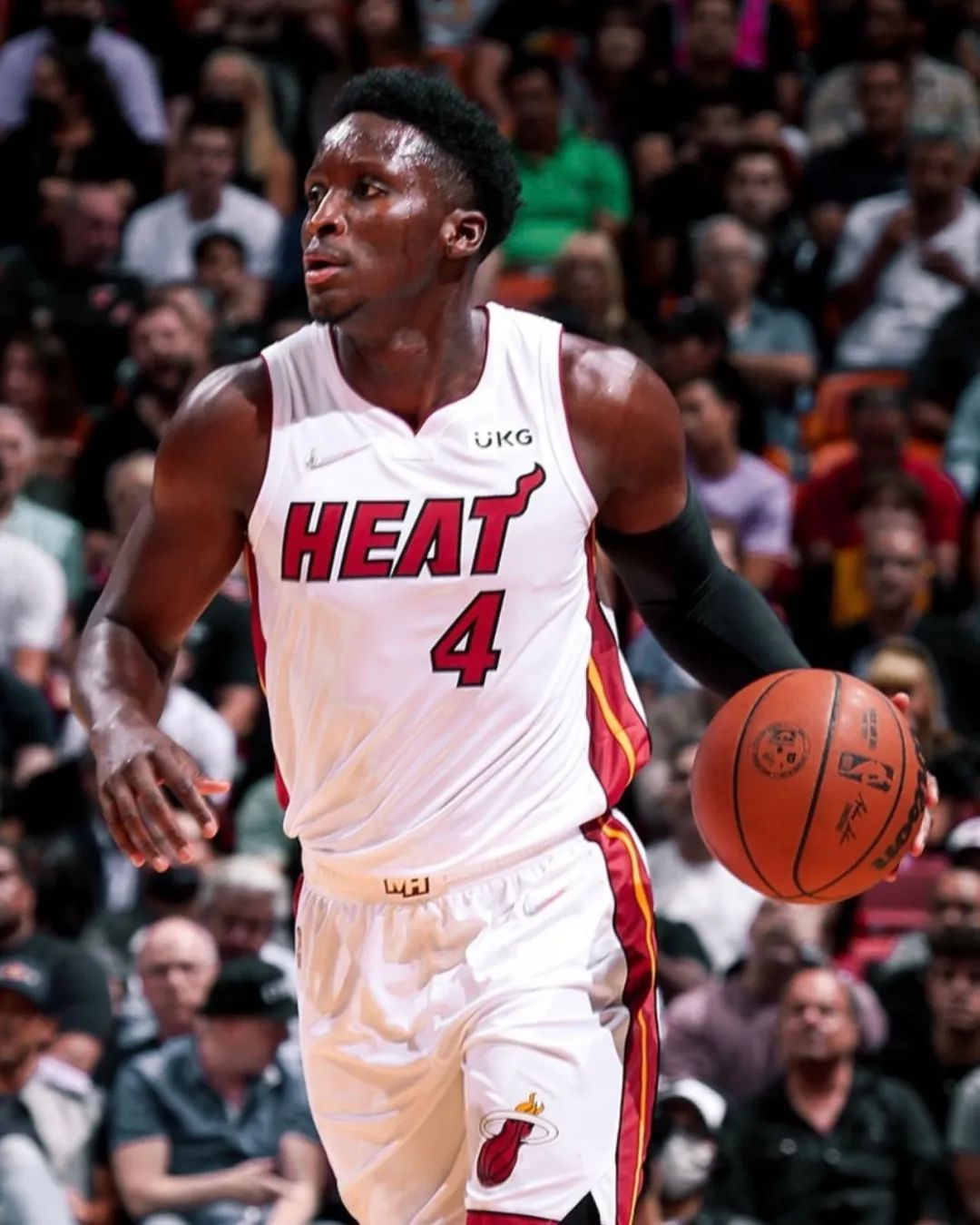 热火翻盘天津队,布克高光表现的简单介绍 热火翻盘天津队,布克高光表现的简单介绍