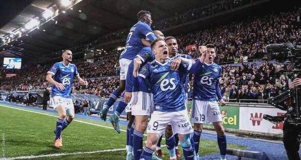 斯特拉斯堡主场战胜门兴格拉德巴赫,喜悦降临 斯特拉斯堡主场战胜门兴格拉德巴赫,喜悦降临