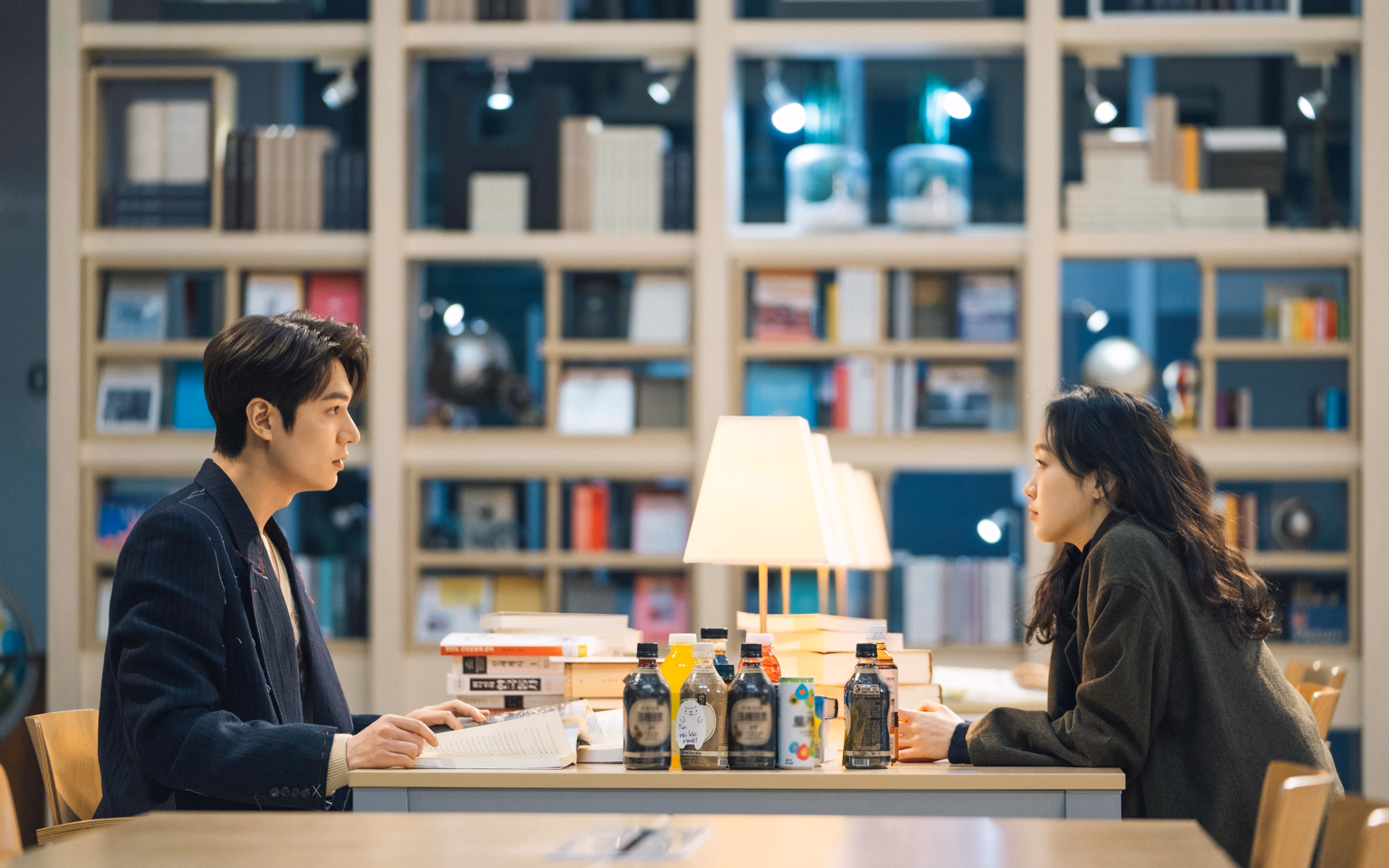 戈麦斯冠军级表现引爆都灵之夜,尤文末节狂澜带走芬兰神话